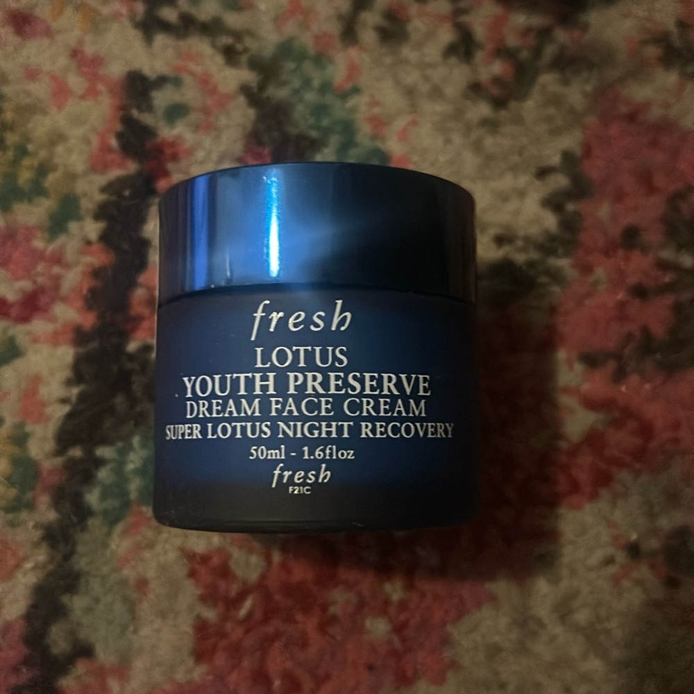 Fresh lotus youth preserve night cream